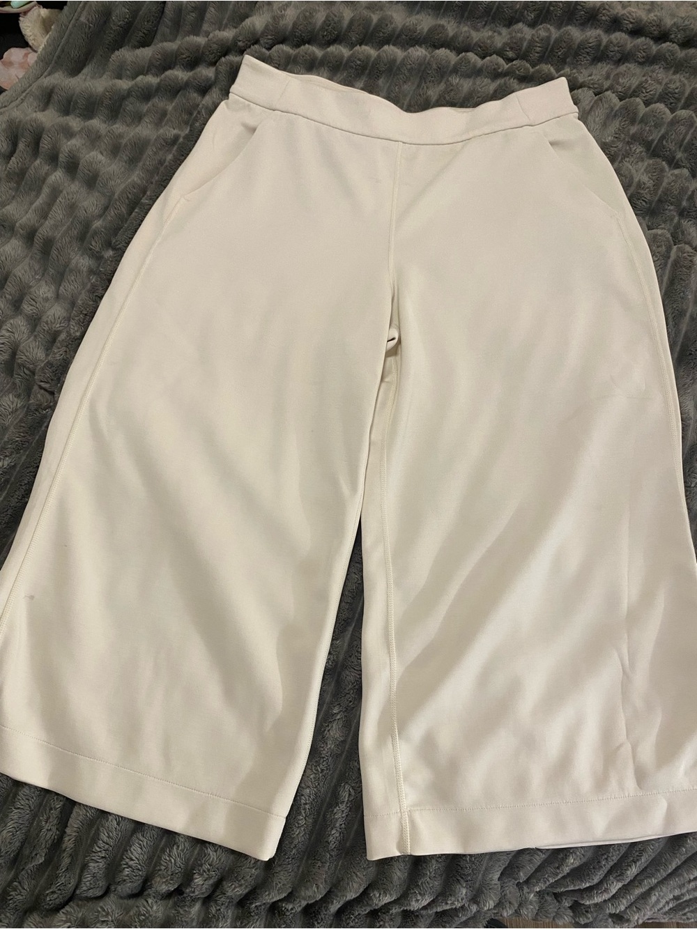 Lululemon Cream Wide-Leg Cropped Pants